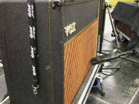 Närmickning av en gitarrförstärkare Närmickning av en gitarrförstärkare