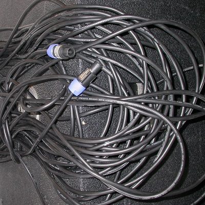 Högtalarkabel med speakonkontakter