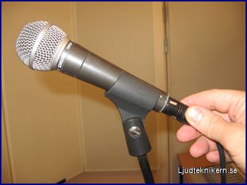 1.10. Anslut xlr-kablar till mikrofonerna och ...